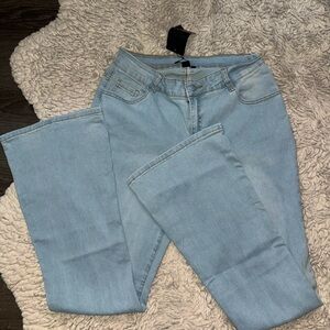Cute jeans!